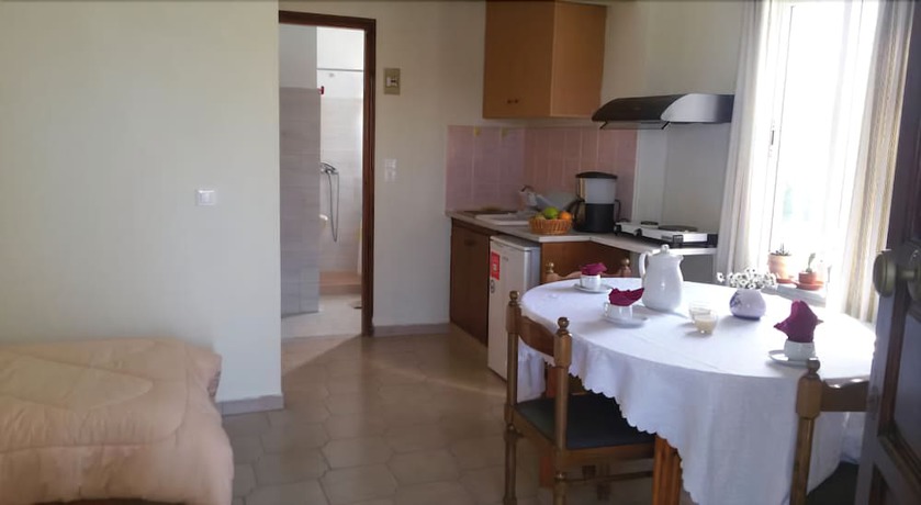 Imagen de la habitación del Hotel Eftihia Studios. Foto 2