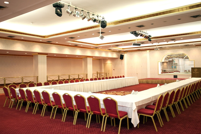 Imagen de los interiores del Hotel Ege Palas Business. Foto 14