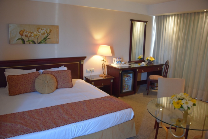 Imagen de la habitación del Hotel Ege Palas Business. Foto 10