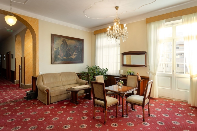 Imagen de los interiores del Hotel Eger and Park. Foto 19