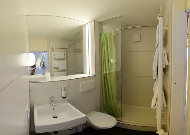 Imagen de la habitación del Hotel Egerkingen. Foto 15