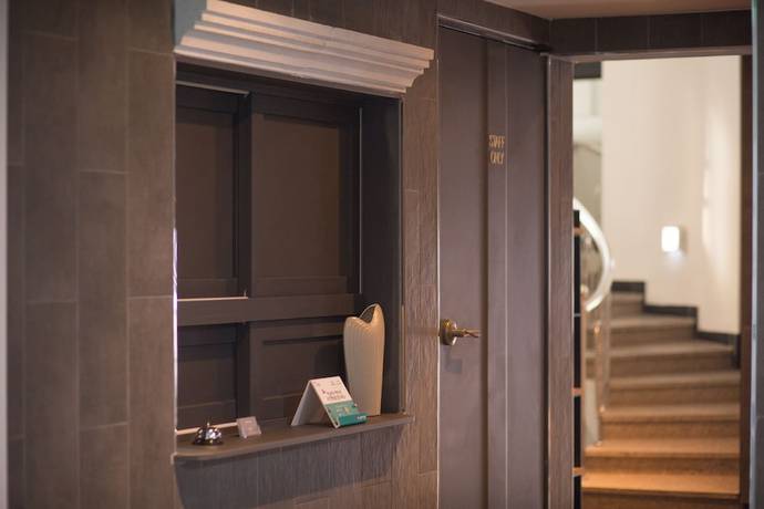 Imagen de los interiores del Hotel Egg. Foto 20
