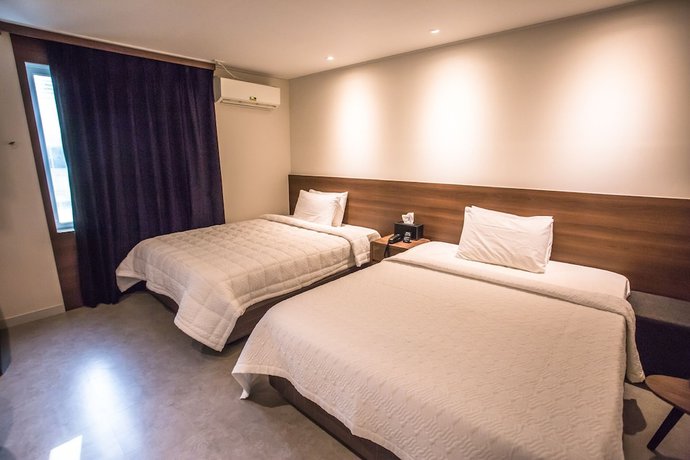 Imagen de la habitación del Hotel Egg. Foto 18