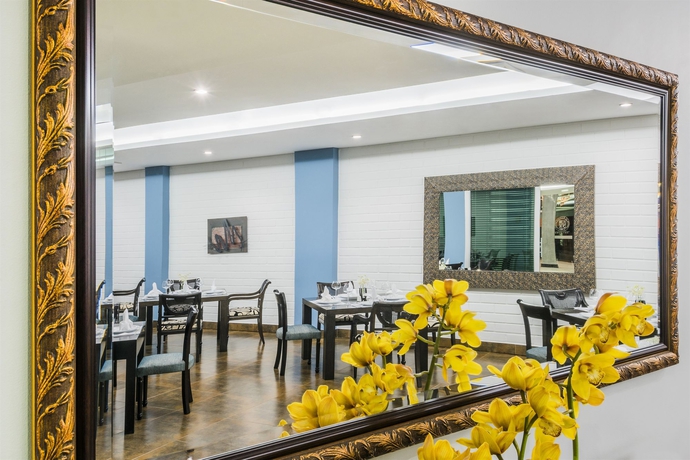 Imagen del bar/restaurante del Hotel Egina Medell&iacute;n. Foto 7