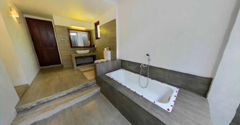 Imagen general del Hotel Ehalagala Lake Resort. Foto 1