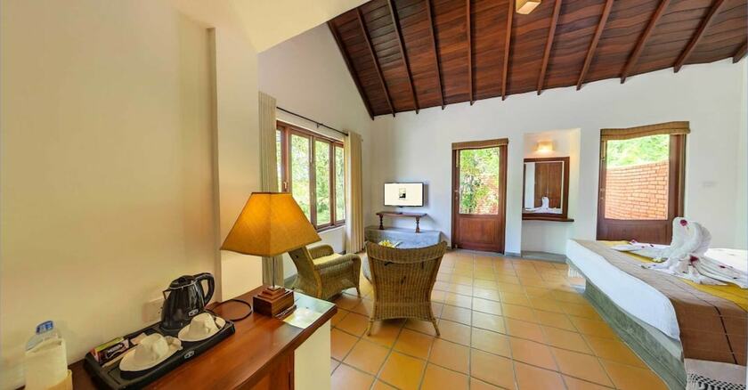 Imagen general del Hotel Ehalagala Lake Resort. Foto 3