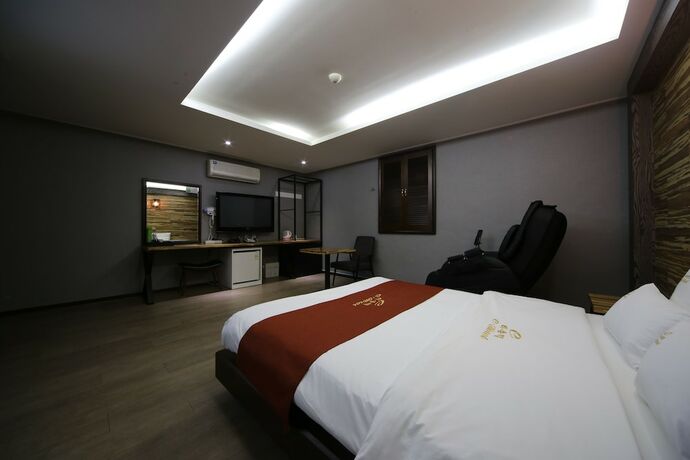 Imagen general del Hotel Ehotel Gumi. Foto 13