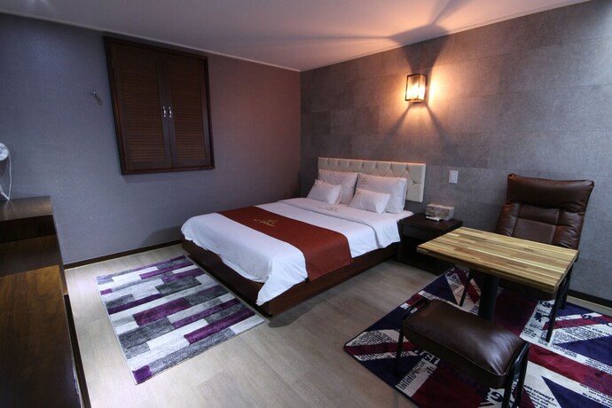 Imagen de la habitación del Hotel Ehotel Gumi. Foto 17