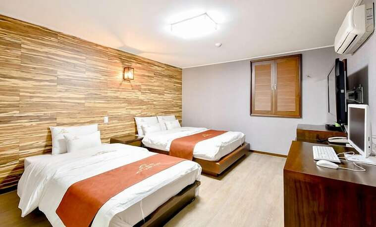 Imagen de la habitación del Hotel Ehotel Gumi. Foto 19