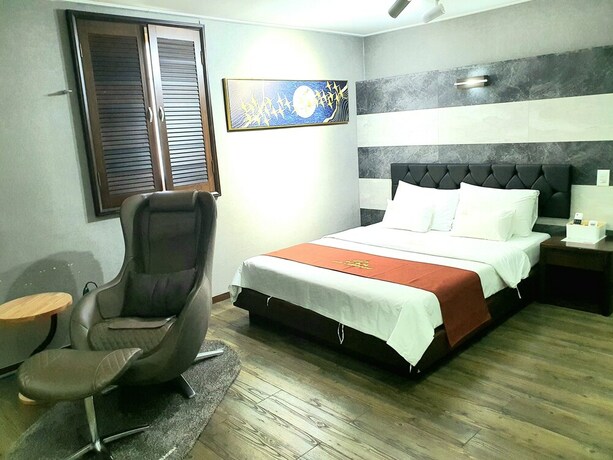 Imagen de la habitación del Hotel Ehotel Gumi. Foto 21