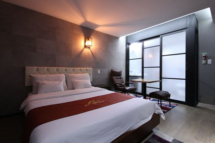 Imagen de la habitación del Hotel Ehotel Gumi. Foto 22