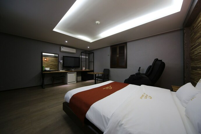 Imagen de la habitación del Hotel Ehotel Gumi. Foto 24