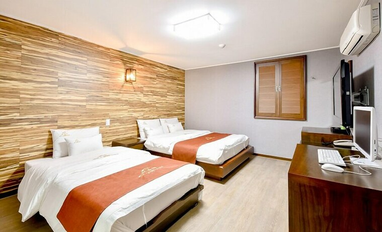 Imagen de la habitación del Hotel Ehotel Gumi. Foto 30