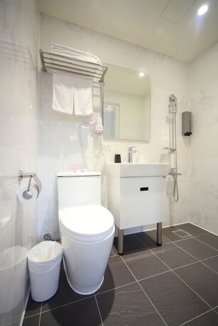 Imagen general del Hotel E-house. Foto 9
