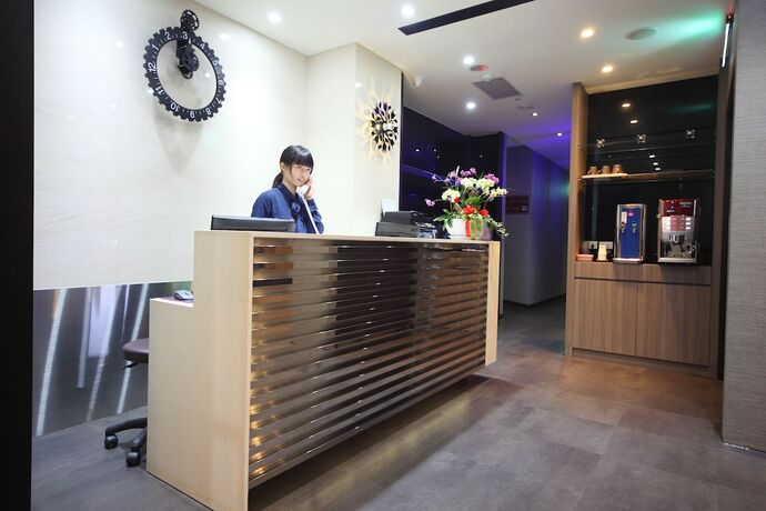 Imagen general del Hotel E-house. Foto 14