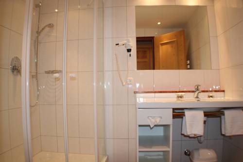 Imagen de la habitación del Hotel Ehrenbachh&ouml;he. Foto 11