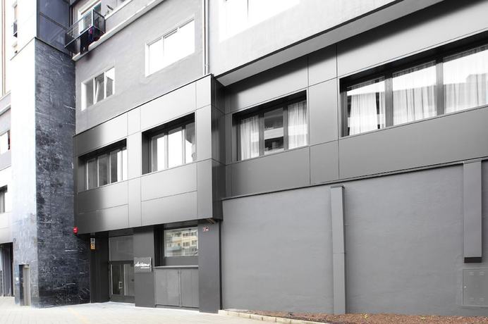 Imagen de los exteriores del Hotel Eibarrooms Auto Check-in. Foto 12