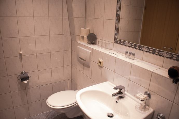 Imagen de la habitación del Hotel Eifelhotel Im Fronhof. Foto 6