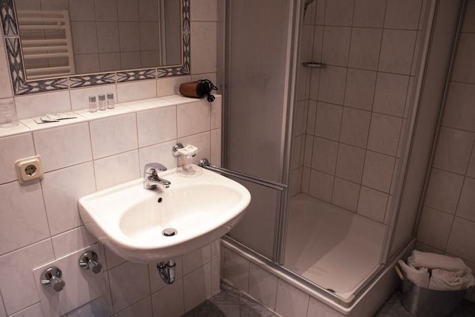 Imagen de la habitación del Hotel Eifelhotel Im Fronhof. Foto 14