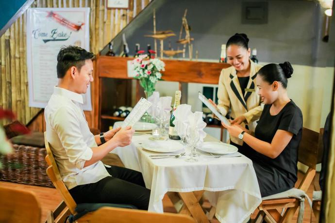 Imagen del bar/restaurante del Hotel Eiffel Kubo. Foto 4