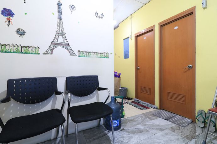 Imagen de los interiores del Hotel Eiffel Residence Batu Tulis 35A1 - Female Only. Foto 17