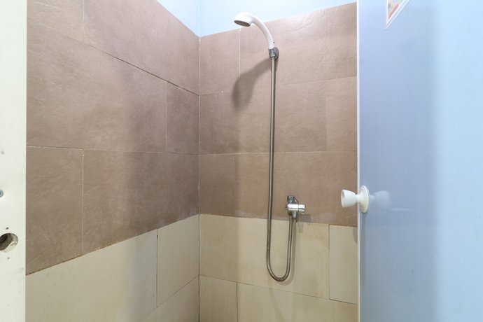 Imagen general del Hotel Eiffel Residence Batu Tulis 35A1 - Female Only. Foto 1