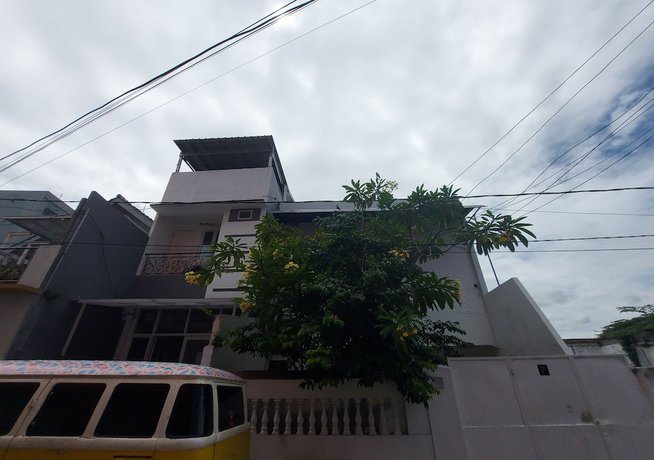 Imagen general del Hotel Eiffel Residence Cideng - Female Only. Foto 1