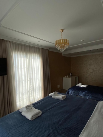 Imagen de la habitación del Hotel Eiffel, Tirana. Foto 9