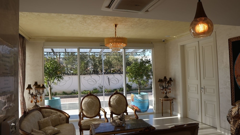 Imagen de los interiores del Hotel Eiffel, Tirana. Foto 16