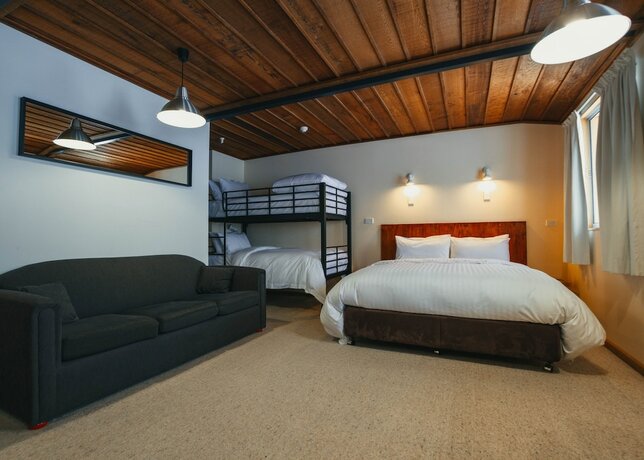 Imagen de la habitación del Hotel Eiger Chalet. Foto 18