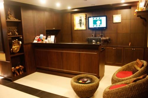 Imagen general del Hotel Eight Inn. Foto 10