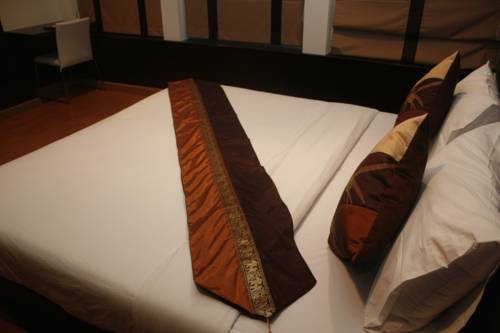 Imagen general del Hotel Eight Inn. Foto 15