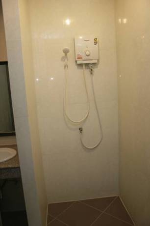 Imagen general del Hotel Eight Inn. Foto 19