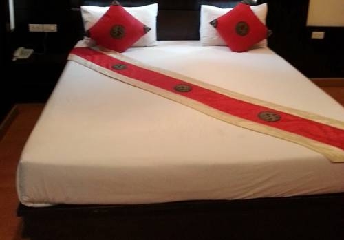 Imagen general del Hotel Eight Inn. Foto 23