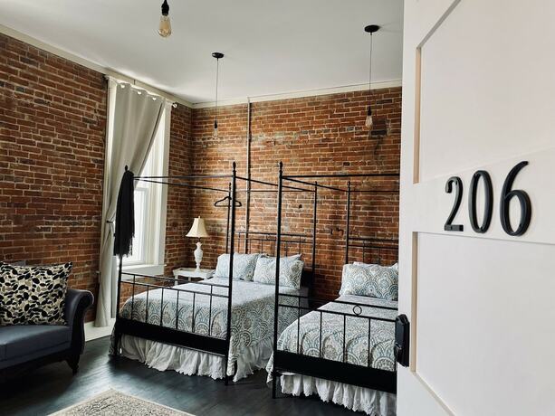 Imagen general del Hotel Eighteen-Ninety Sleepover. Foto 7