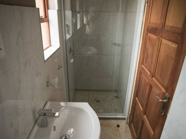 Imagen de la habitación del Hotel Ein Gedi Premier Lodge. Foto 8