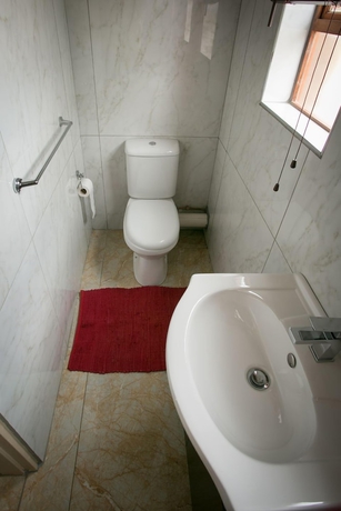 Imagen de la habitación del Hotel Ein Gedi Premier Lodge. Foto 11