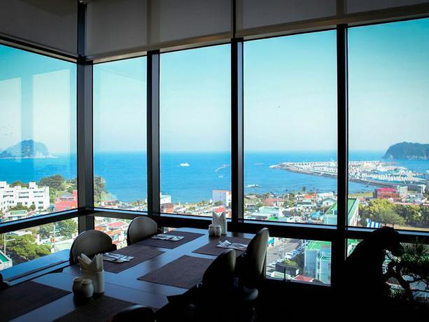 Imagen del bar/restaurante del Hotel Eins. Foto 5