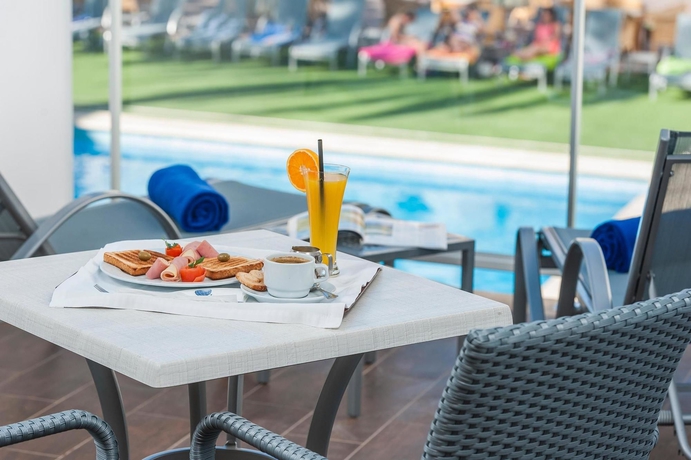 Imagen del bar/restaurante del Hotel Eix Alcudia - Adults Only. Foto 5