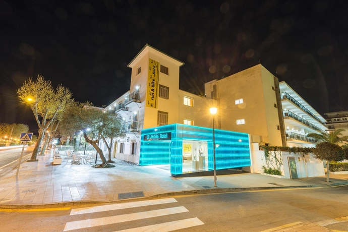Imagen de los exteriores del Hotel Eix Alcudia - Adults Only. Foto 14