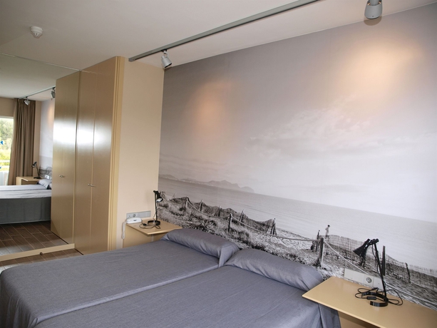 Imagen de la habitación del Hotel Eix Platja Daurada and Spa. Foto 4