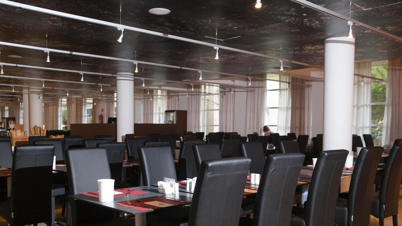 Imagen de los exteriores del Hotel Eix Platja Daurada and Spa. Foto 7