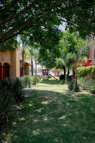 Imagen de los exteriores del Hotel Ejecutivo Aeropuerto Morelia. Foto 17