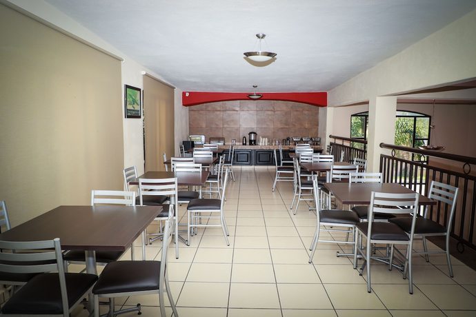 Imagen del bar/restaurante del Hotel Ejecutivo Aeropuerto Morelia. Foto 4
