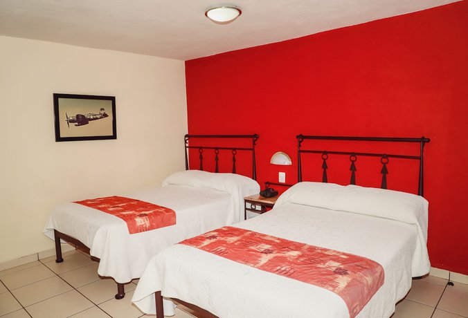 Imagen de la habitación del Hotel Ejecutivo Aeropuerto Morelia. Foto 12