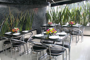 Imagen del bar/restaurante del Hotel Ejecutivo Av Esperanza. Foto 2