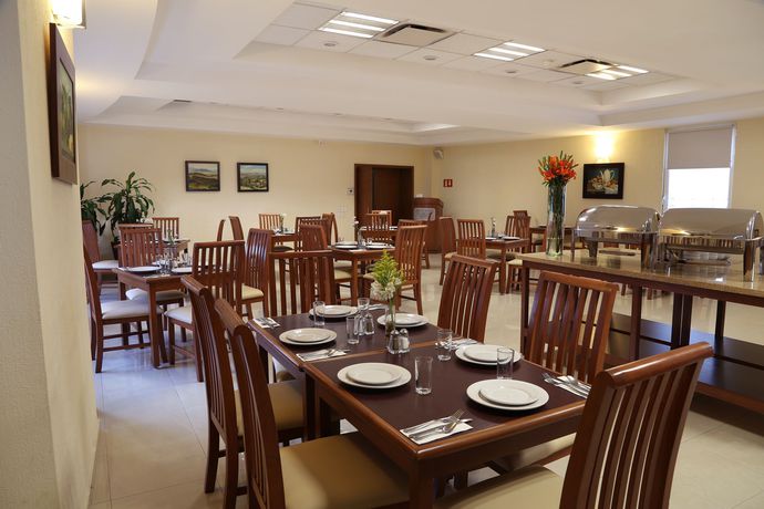 Imagen del bar/restaurante del Hotel Ejecutivo Express Guadalajara Providencia - Av México. Foto 2