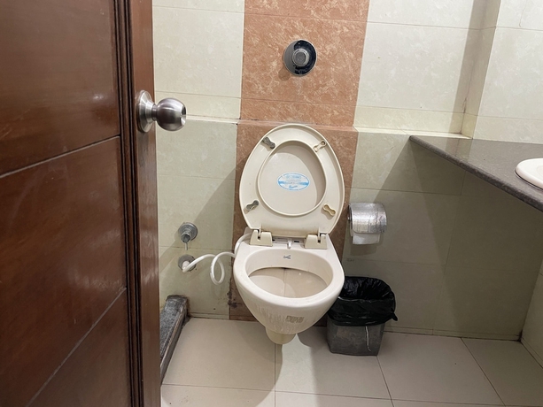 Imagen de la habitación del Hotel Ek Noor Residency. Foto 3