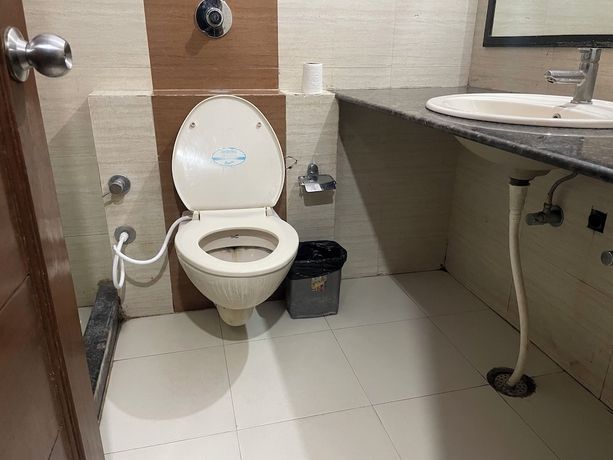 Imagen de la habitación del Hotel Ek Noor Residency. Foto 8