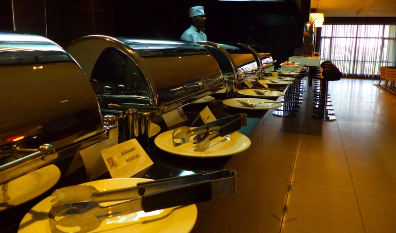 Imagen del bar/restaurante del Hotel Eka Nairobi. Foto 3